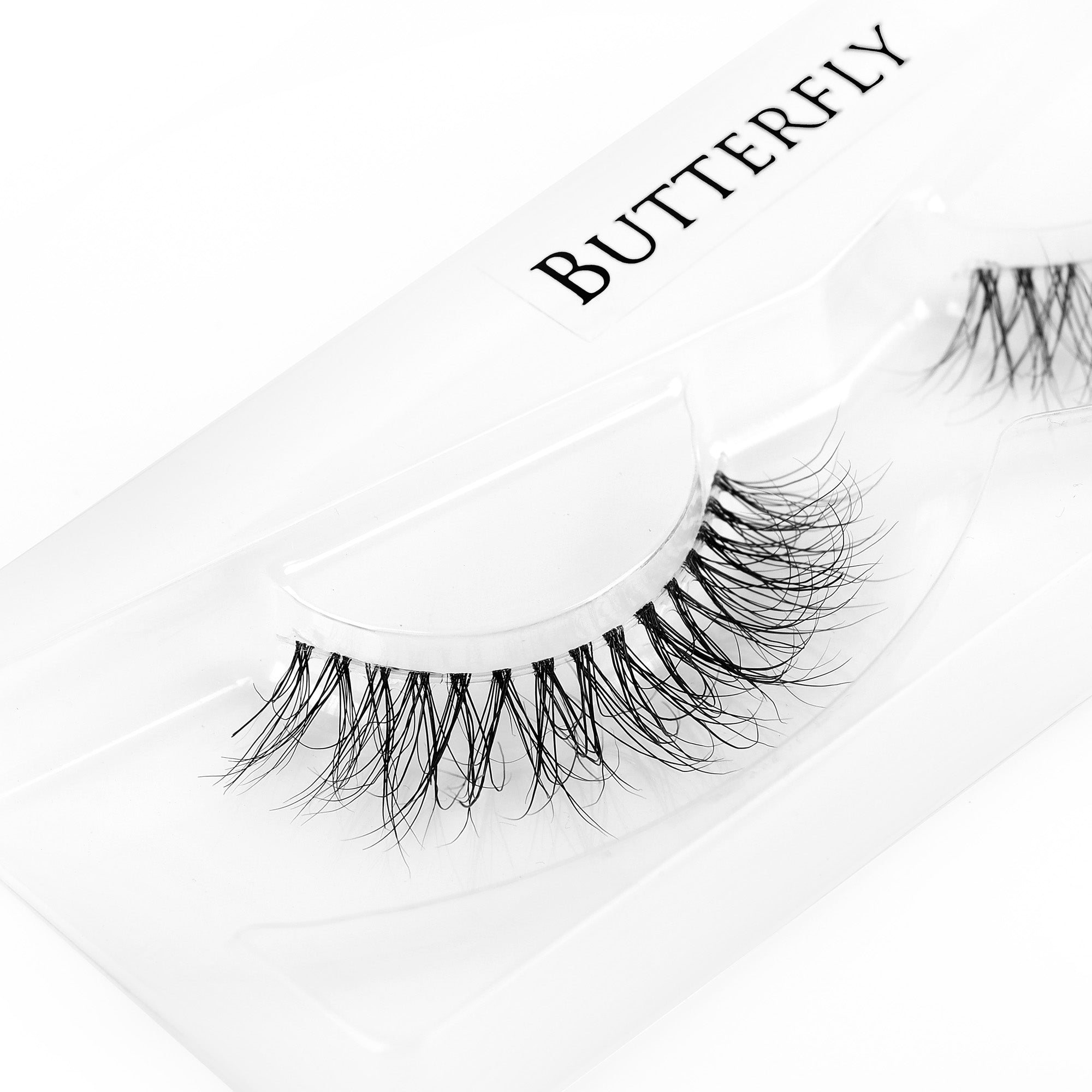 NATURAL LUXE EYELASHES