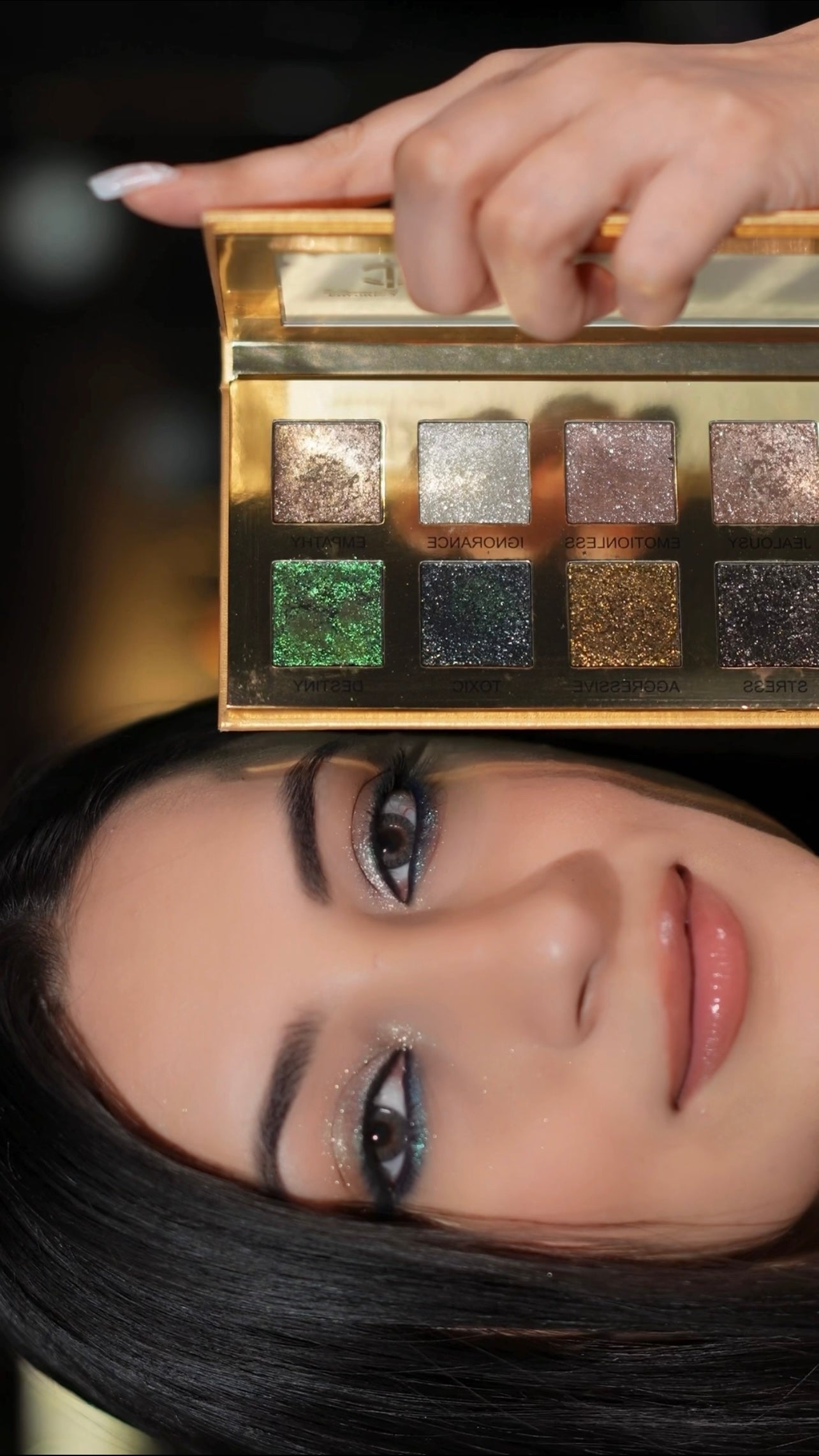 CONTROVERSY EYE PALETTE